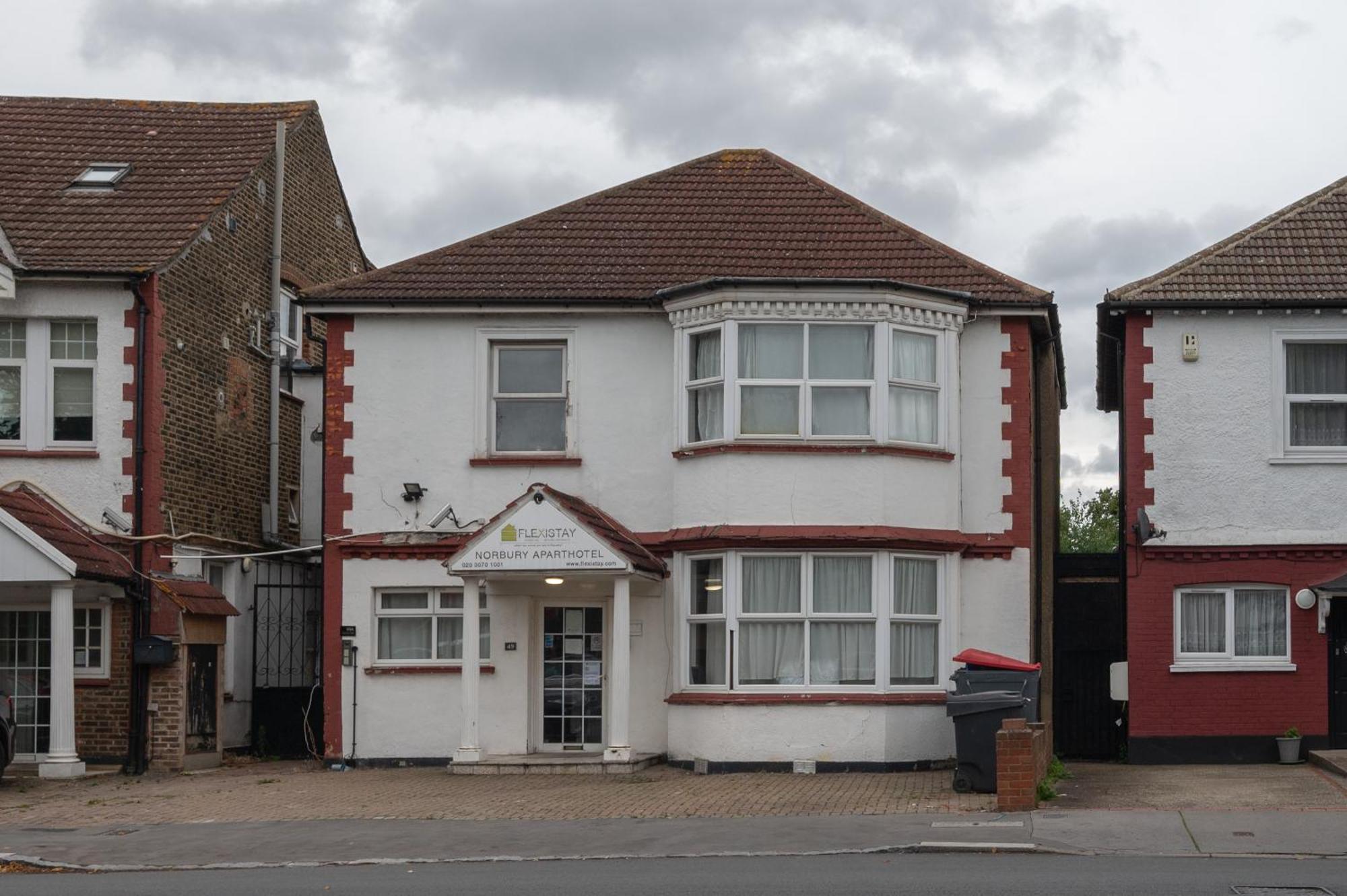 Flexistay Norbury Aparthotel 런던 외부 사진