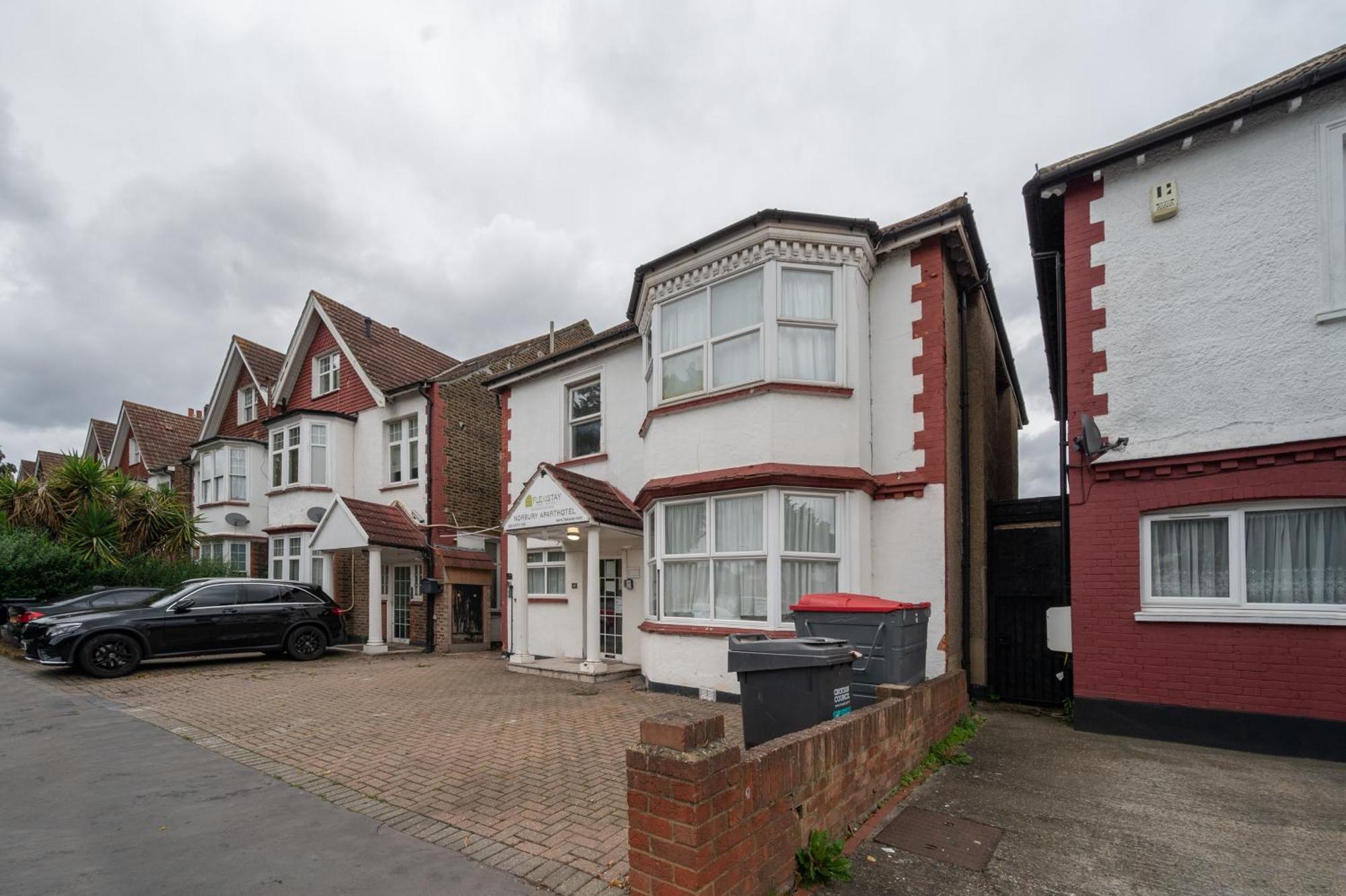 Flexistay Norbury Aparthotel 런던 외부 사진